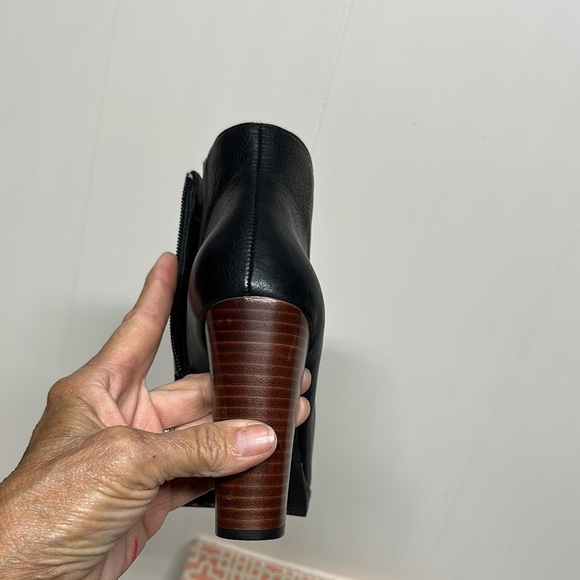 Gianni Bini Black and Brown Leather Ankle Booties - Picture 3 of 12